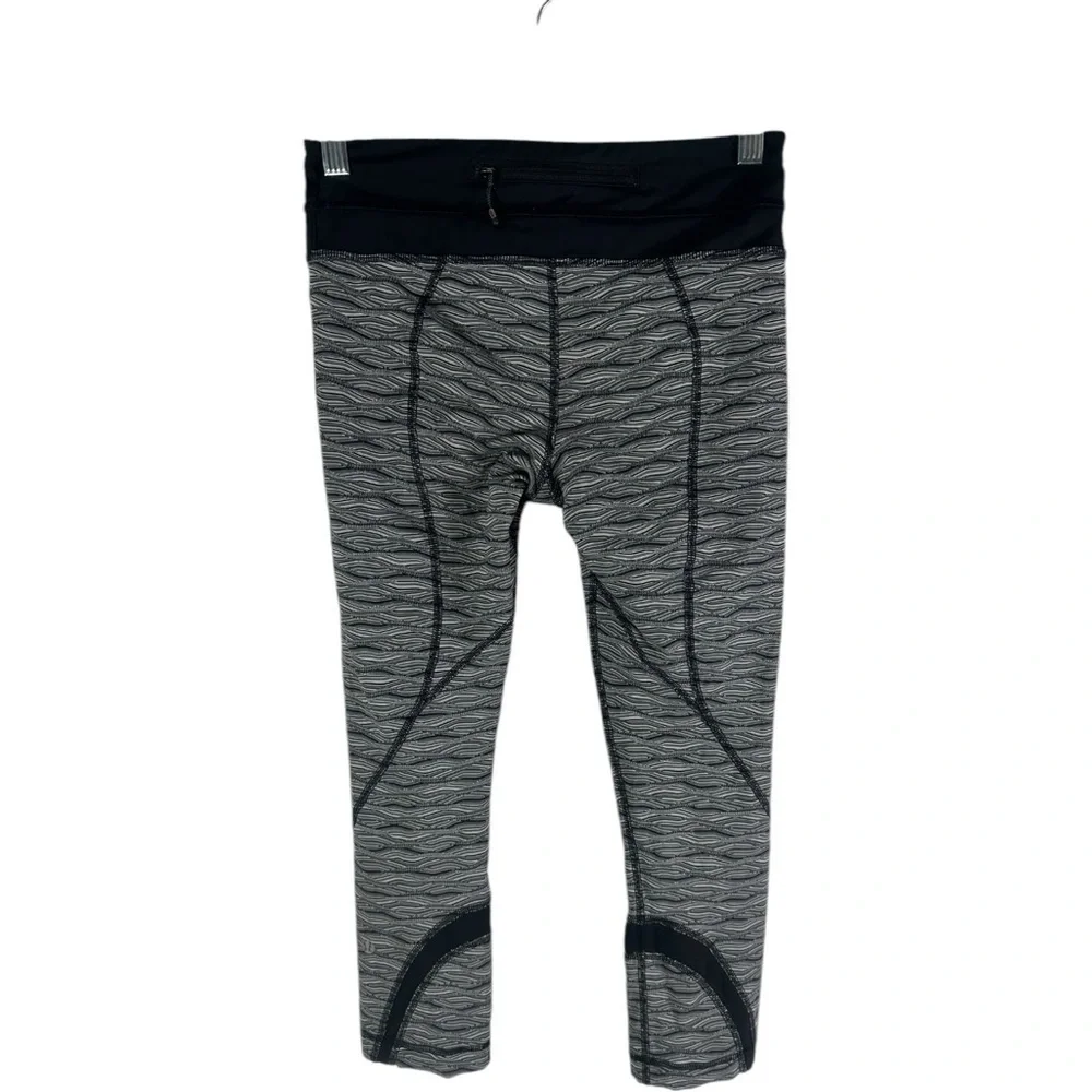 Lululemon Run Inspire Crop II All Luxtreme Textured Wave Black Silver Spoon 4